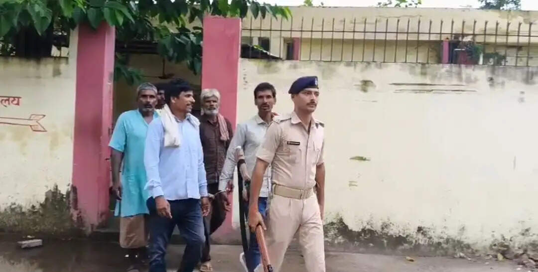 पत्नी सहित पुत्र को भी जलाकर मारने के आराेप में कोर्ट ने सुनाई आजीवन कारावास