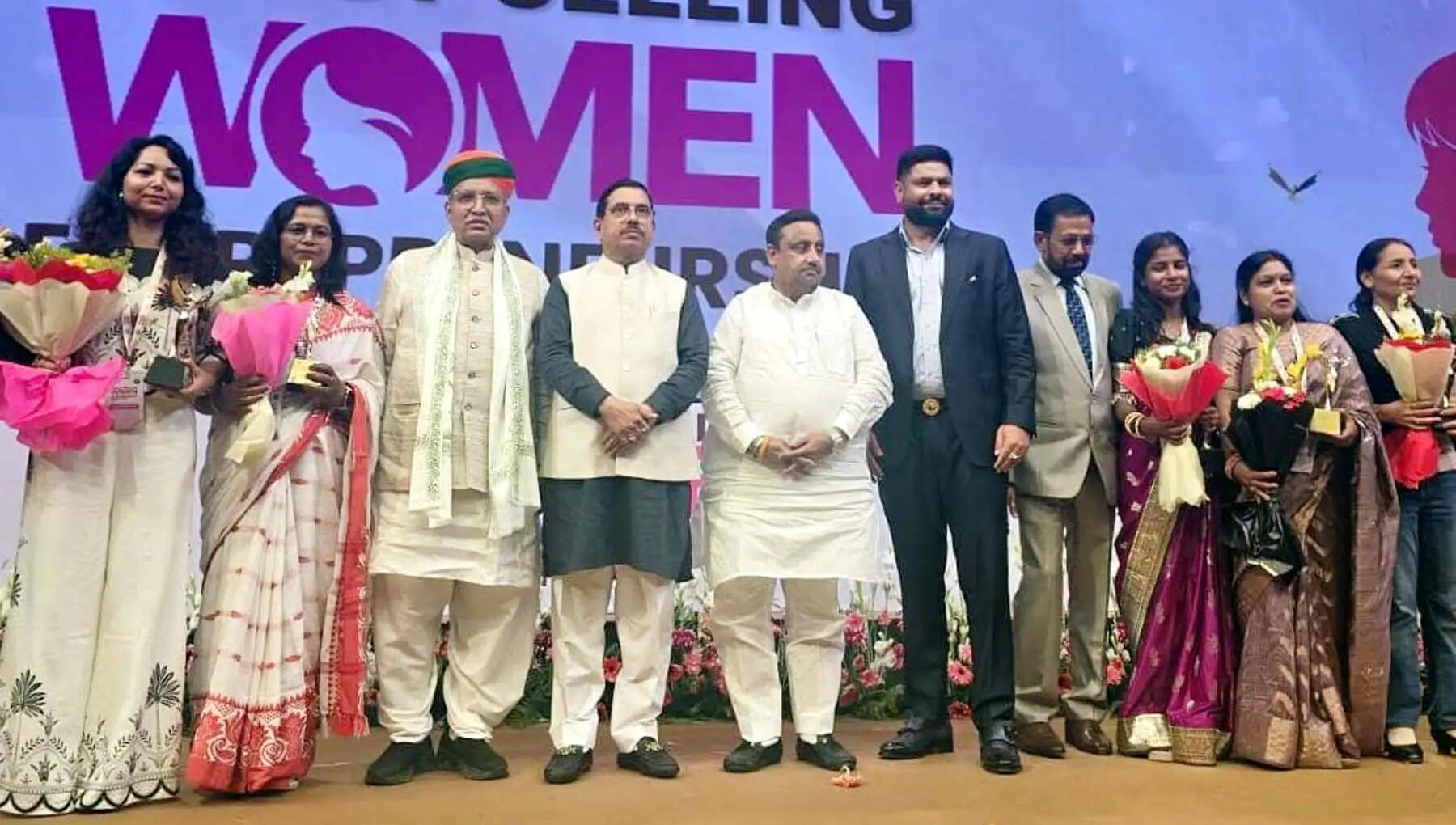 गुरुग्राम: डायरेक्ट सेलिंग इंडस्ट्री महिलाओं को उद्यमी बना रही है: प्रहलाद जोशी