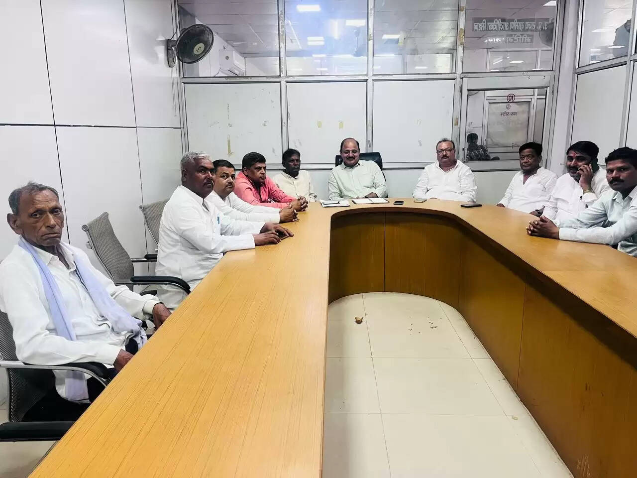 राष्ट्रीय पंचायतीराज ग्राम प्रधान संगठन के प्रदेश अध्यक्ष ने गोरखपुर के प्रधानों के साथ की बैठक