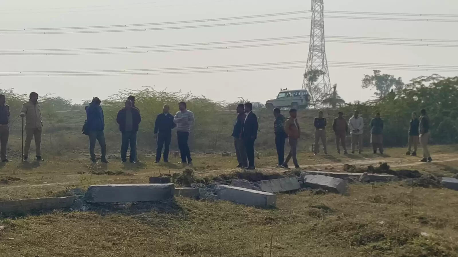 बांदा विकास प्राधिकरण : बांदा में अवैध प्लाटिंग पर चला बुलडोजर