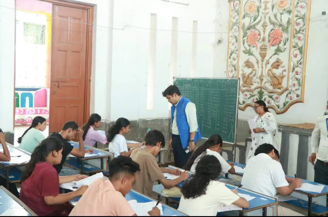 नीट (यूजी) परीक्षा शांतिपूर्ण संपन्न, उपायुक्त ने किया निरीक्षण