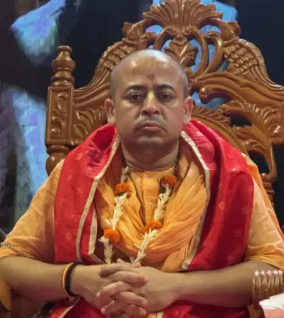 बांग्लादेश में हिन्दू संत चिन्मय ब्रह्मचारी को उच्च न्यायालय से चार में से दो केस में जमानत मिली