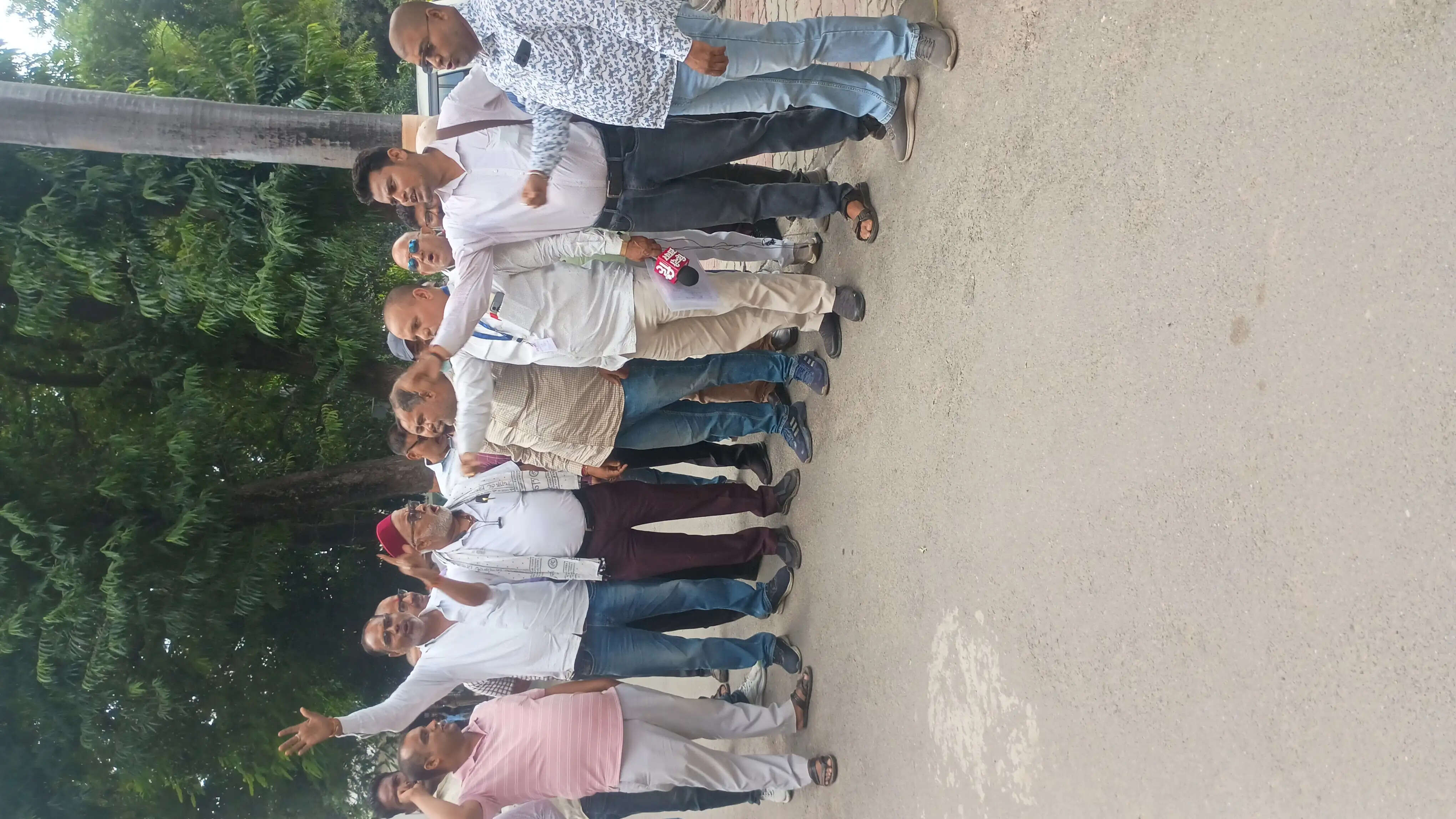 अतुल अग्रवाल समेत पत्रकारों को हिरासत में लिए जाने के विरोध देवरिया में पत्रकारों का फूटा गुस्सा