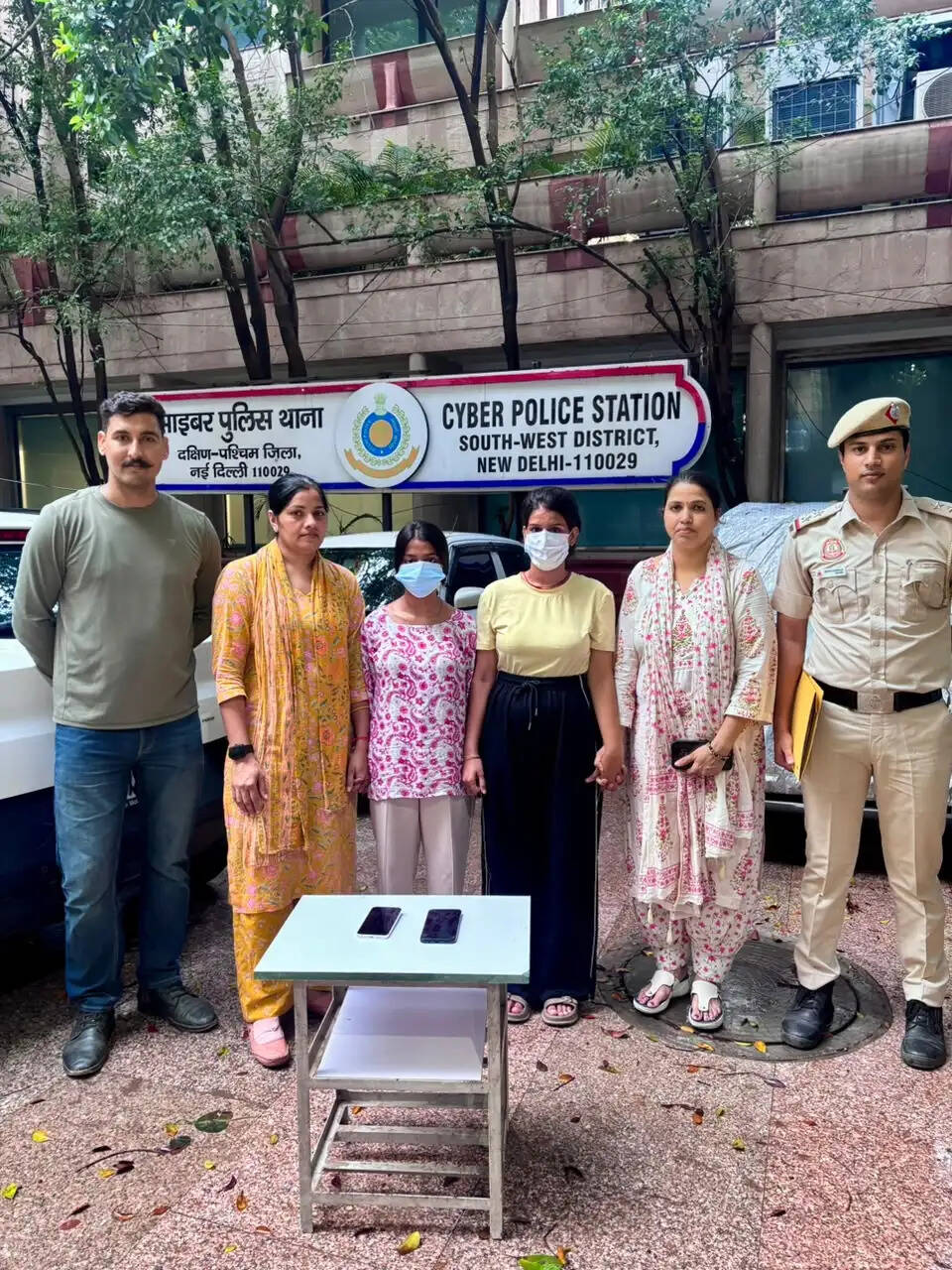डेटिंग ऐप पर फर्जी प्रोफाइल बनाकर 67 वर्षीय बुजुर्ग को जाल में फंसाया, खाते से उड़ाए 1.30 लाख, दाे गिरफ्तार