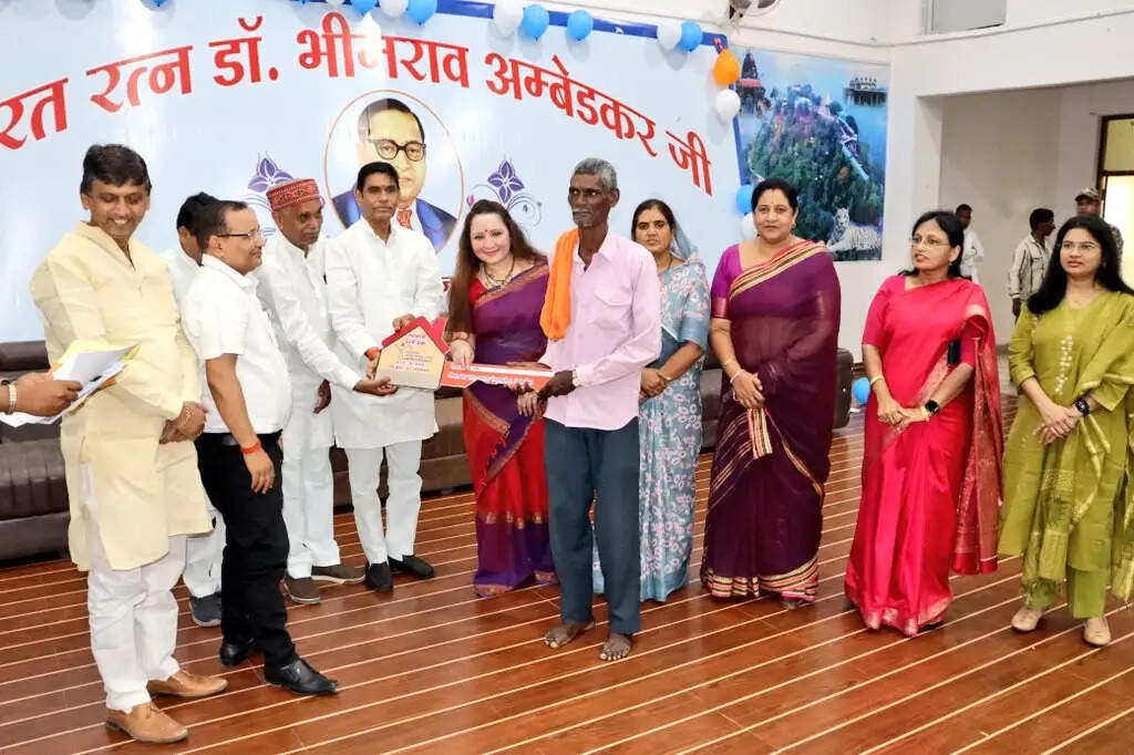 मैहर: उत्साह और गरिमा के साथ मनाई गई डॉ. भीमराव अंबेडकर की 135वीं जयंती