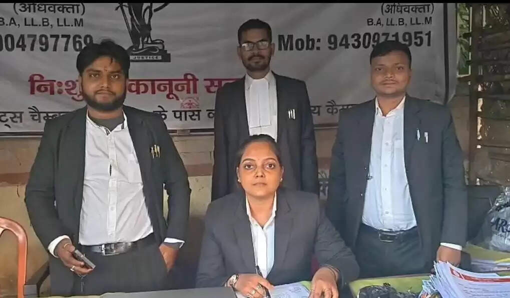 संवेदक पर मनमानी और धमकी देने का आरोप