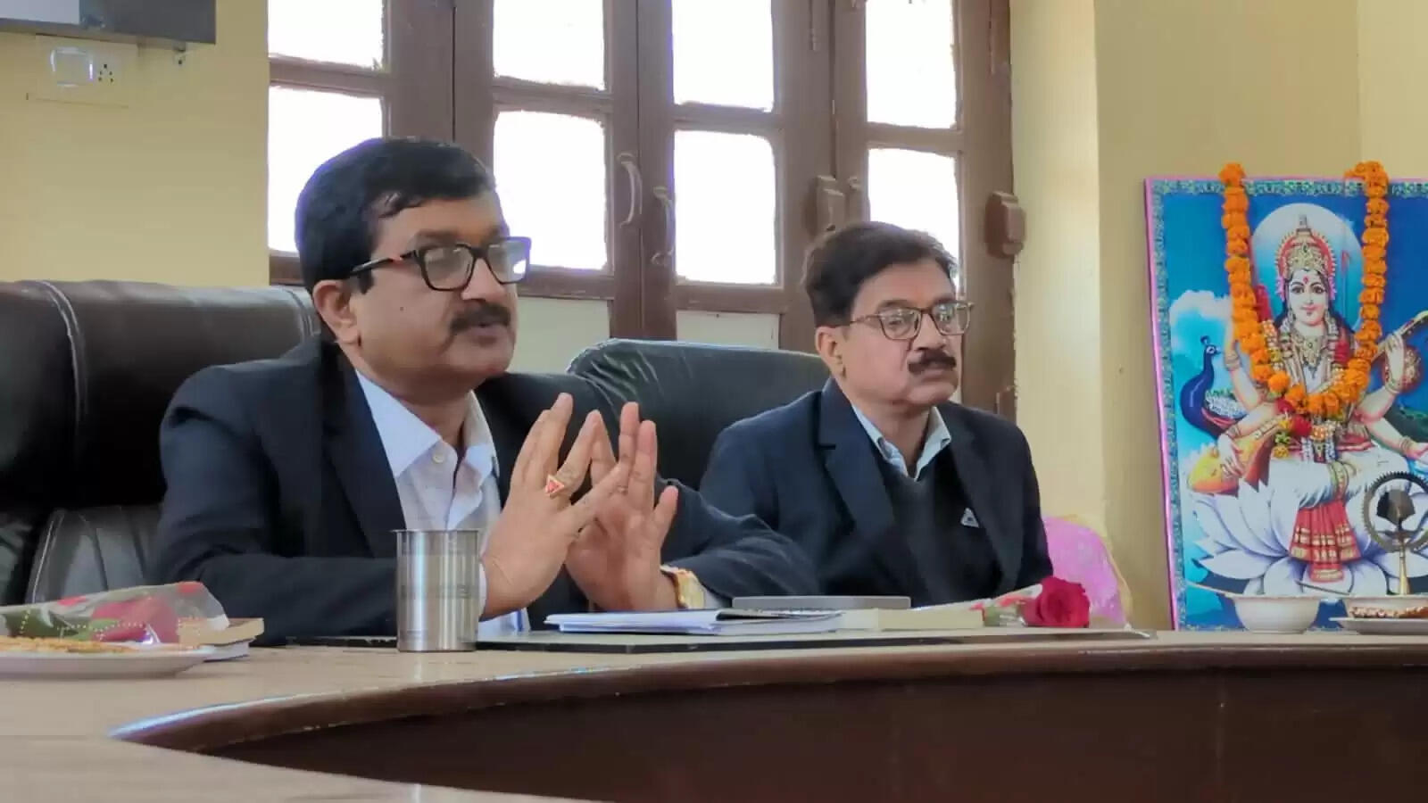 स्वामी विवेकानंद के विचार जीवन जीने की सीख देते हैं-जिलाधिकारी