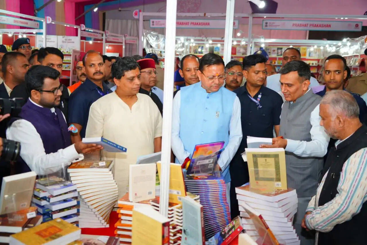 साहित्य और विद्या से ही लक्ष्य प्राप्ति संभव: आचार्य बालकृष्ण