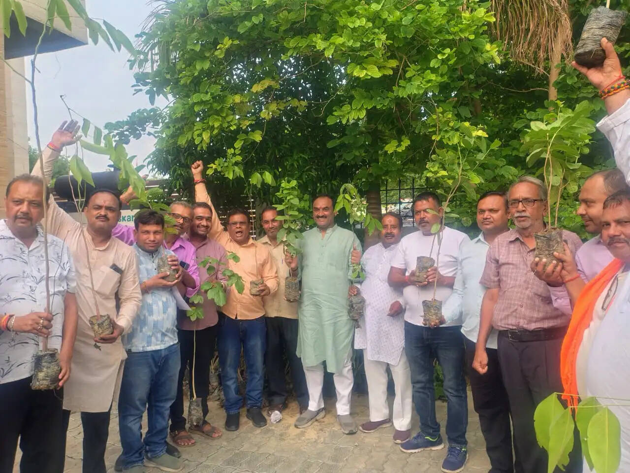 पर्यावरण से ही जीवन का अस्तित्व, हर कार्यकर्ता पौधा लगाए और उसकी देखभाल भी करे : संजय गुप्ता