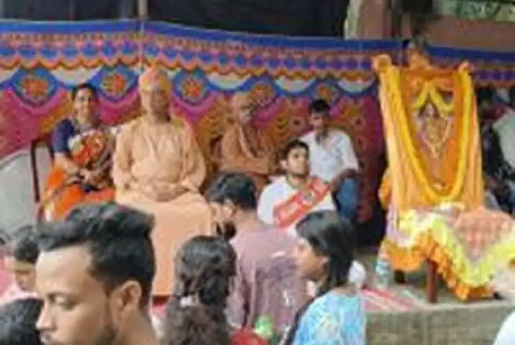 देबी पक्ष की शुरुआत, महालया पर पांडु घाट पर तर्पण के लिए उमड़ी पुण्यार्थियों की भीड़