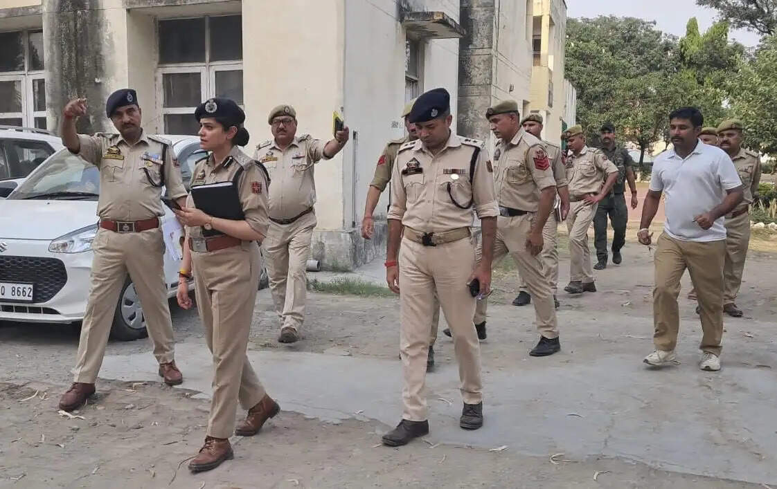 एसएसपी मोहिता शर्मा ने पुलिस लाइन कठुआ का किया निरीक्षण, व्यवस्था व कार्यप्रणाली सुधारने के दिए निर्देश