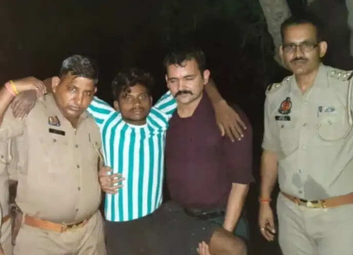 मुठभेड़ में हत्यारोपी गिरफ्तार, पैर में गोली लगी
