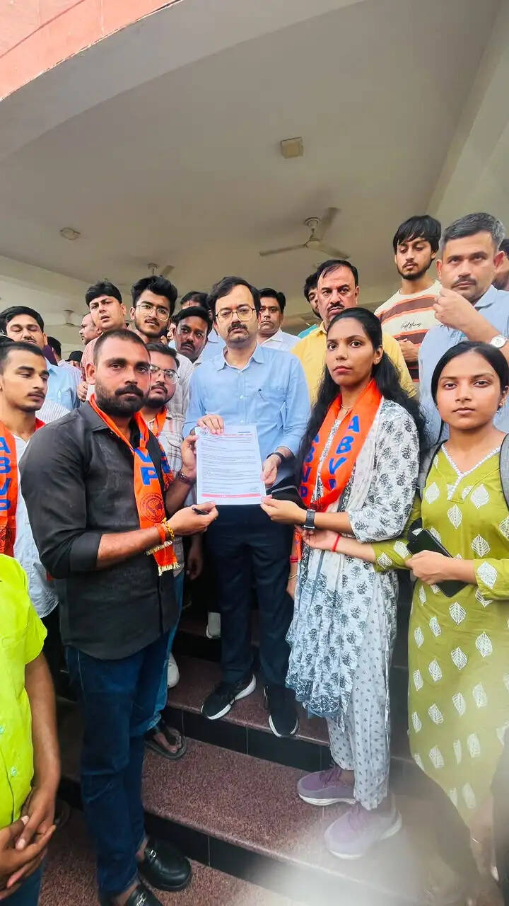 एमएनएनआईटी में छात्रा से दुष्कर्म के आरोप पर अभाविप ने सौंपा ज्ञापन