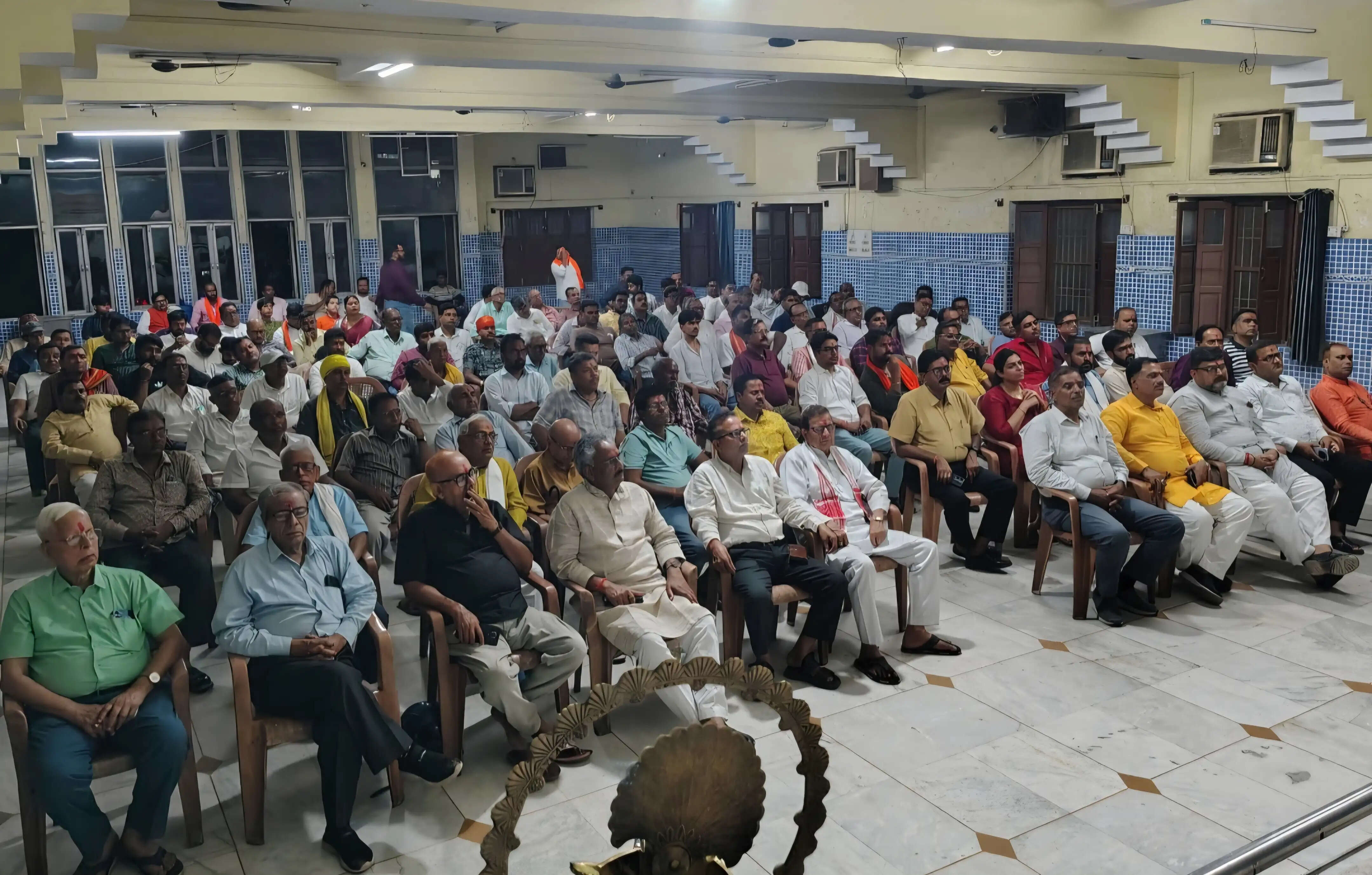छपरा में आरएसएस के शताब्दी वर्ष पर प्रमुख नागरिक गोष्ठी का हुआ आयोजन