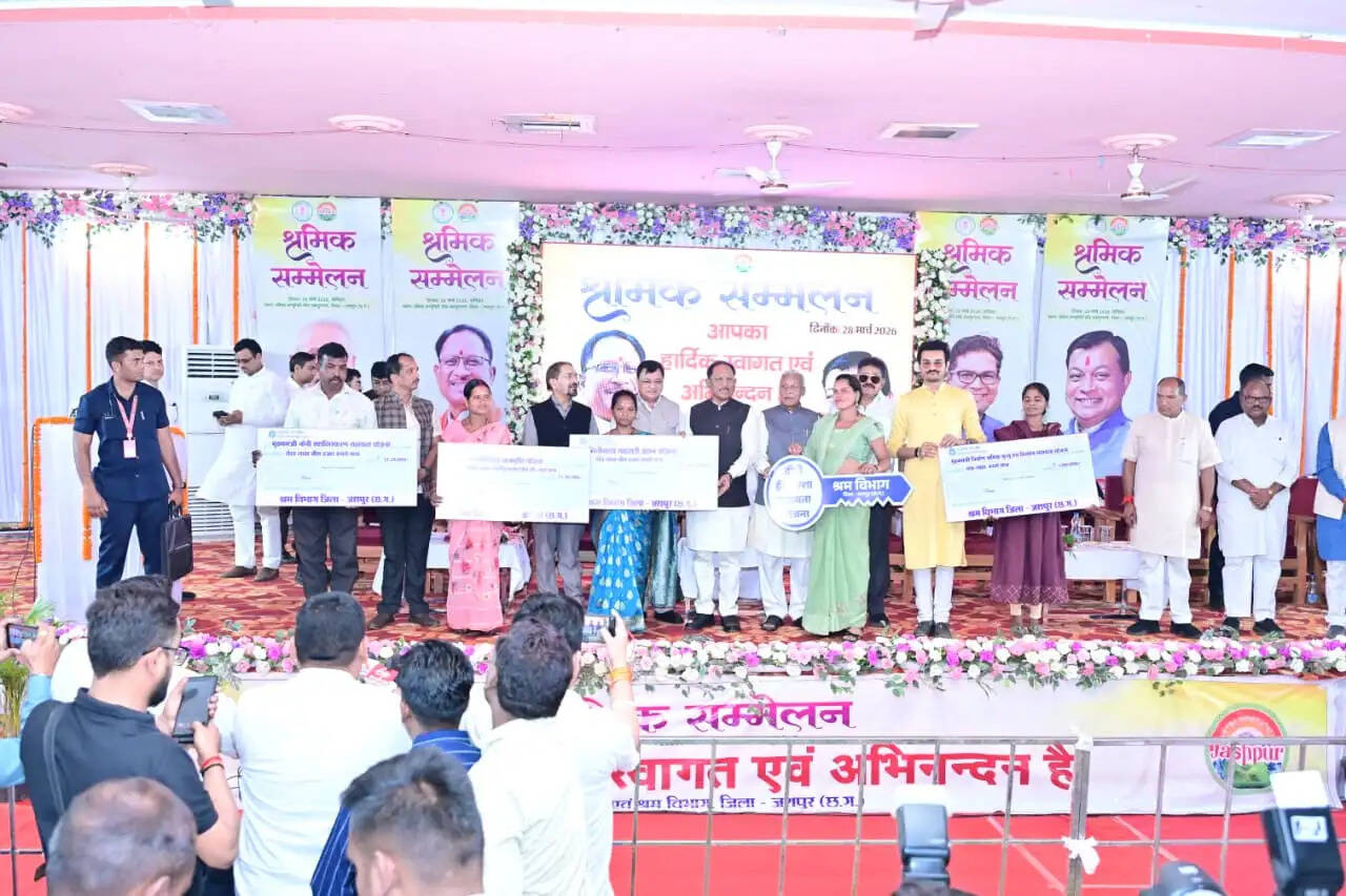 जशपुर : 79 हजार श्रमिकों के खातों में 27 करोड़ ट्रांसफर, योजनाओं से मिल रहा सहारा