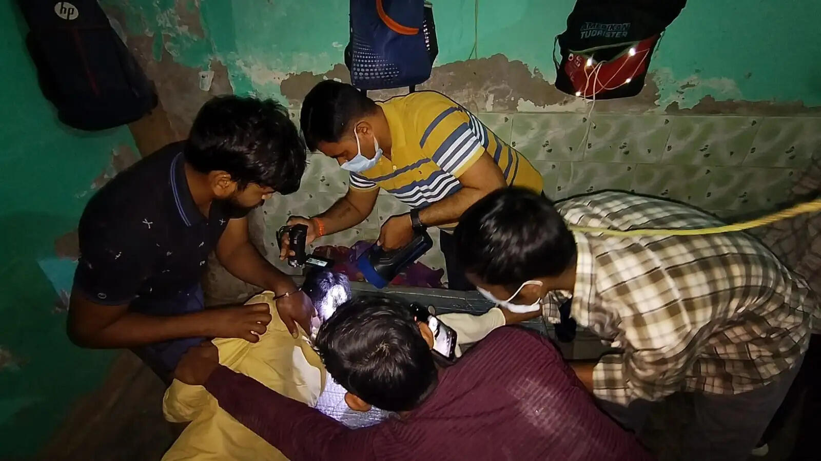 संदिग्ध परिस्थितियों में किराए के मकान में फांसी के फंदे से लटकता मिला शव