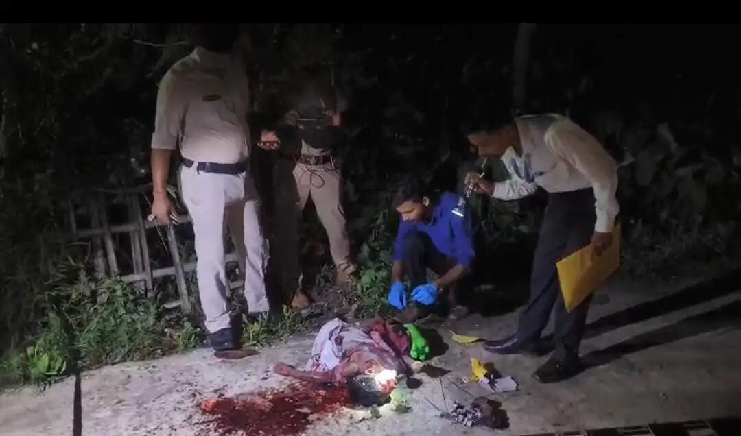 सुपौल में कुदाल से काटकर 7 वर्षीय लड़की की बेरहमी से हत्या, आक्रोशित लोगों ने आरोपी के घर को किया आग के हवाले
