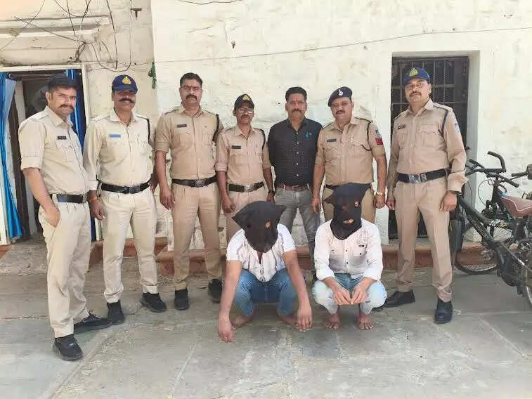 मंदसौरः सिटी कोतवाली पुलिस की कार्रवाई अफीम की तस्करी कर रहे दो आरोपी गिरफ्तार