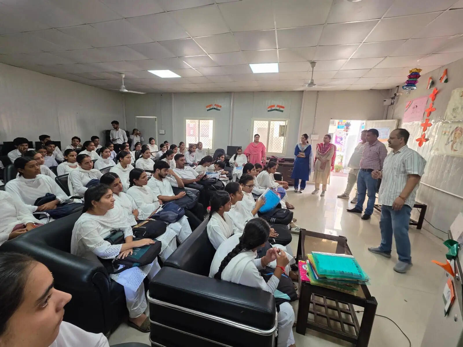 जीडीसी मढ़हीन में हिमायत योजना के तहत कौशल विकास व रोजगार अवसरों की दी जानकारी