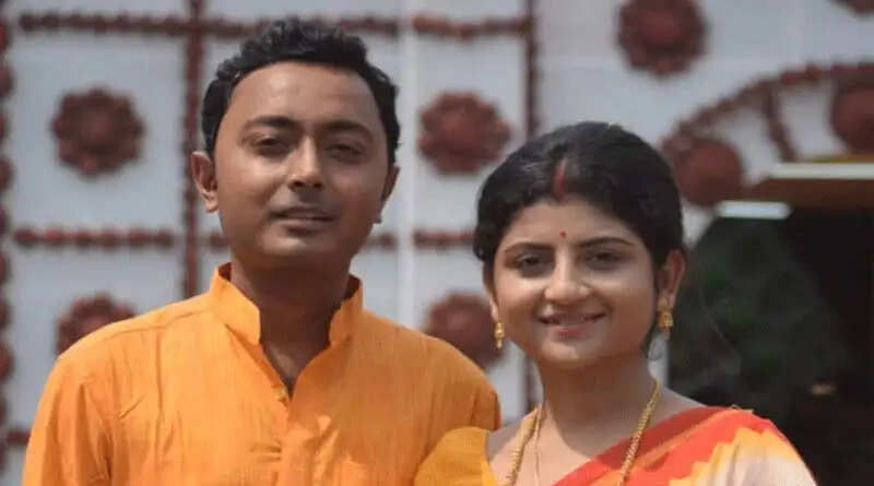 पूर्व तृणमूल विधायक आदिति मुंशी के पति पार्षद देबराज चक्रवर्ती पुलिस ने हिरासत में