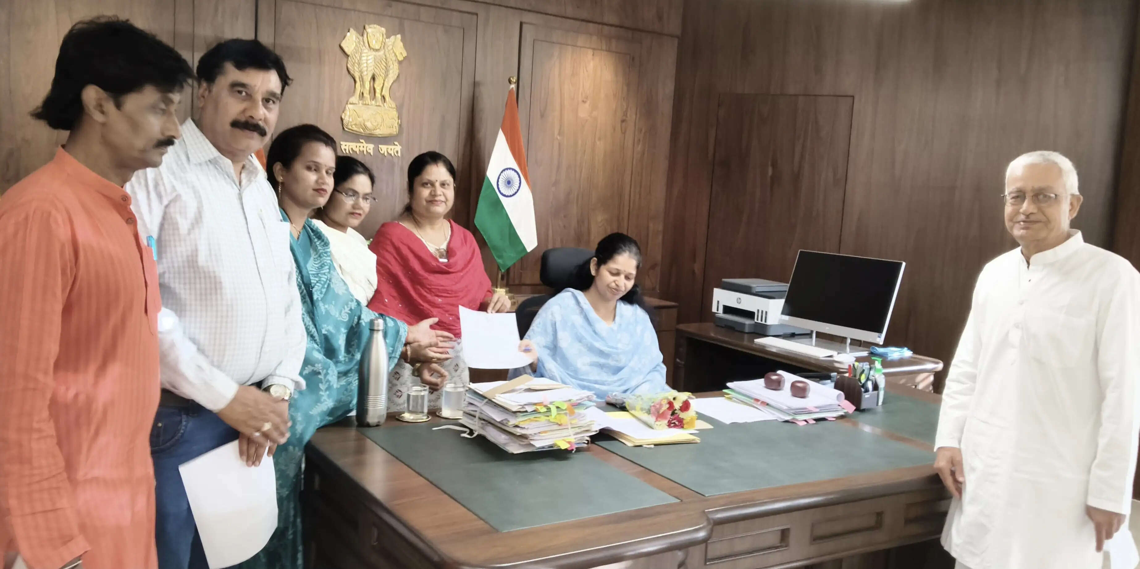 सागर कलेक्टर प्रतिभा पाल से मिला कांग्रेस प्रतिनिधिमंडल, शहर की समस्याओं पर सौंपा मांग पत्र