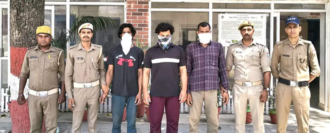 गोकशी गैंग पर बड़ी कार्रवाई, गैंगस्टर एक्ट में तीन गिरफ्तार