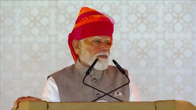 इच्छाशक्ति, कूटनीति और रिफाइनिंग क्षमता से भारत ऊर्जा संकट से उबरा : मोदी