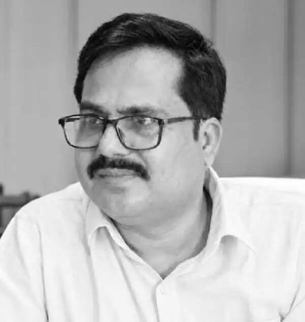 विदिशा के पूर्व अपर कलेक्टर अनिल डामोर का हार्ट अटैक से निधन, नई जिम्मेदारी संभालने से पहले थमा जीवन