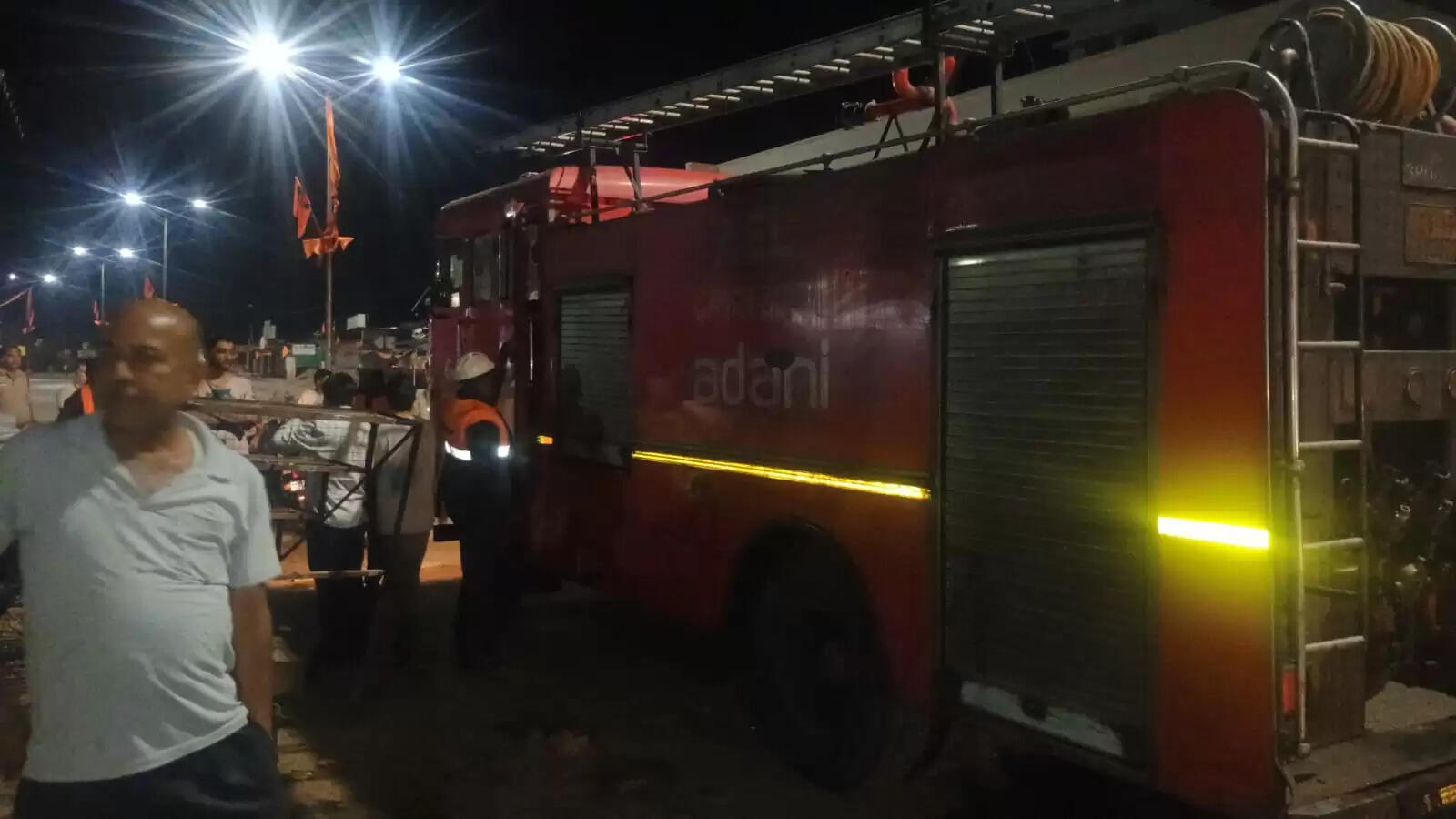 अंबिकापुर : शरारती तत्वों ने फल दुकान को फूँका, लाखों का सामान जलकर खाक