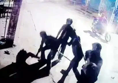 फरीदाबाद में नकाबपोश हमलावरों ने तोड़ी युवक की टांगें