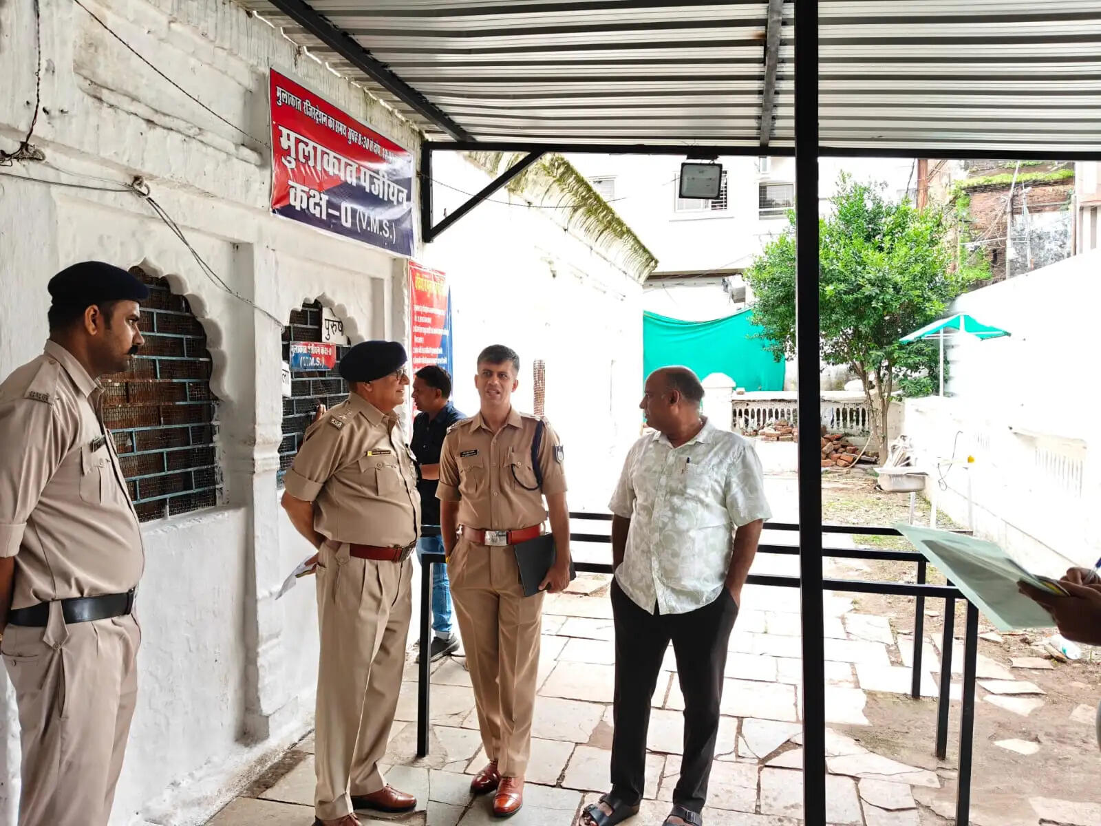 राजगढ़ः कलेक्टर ने जिला जेल का किया आकस्मिक निरीक्षण