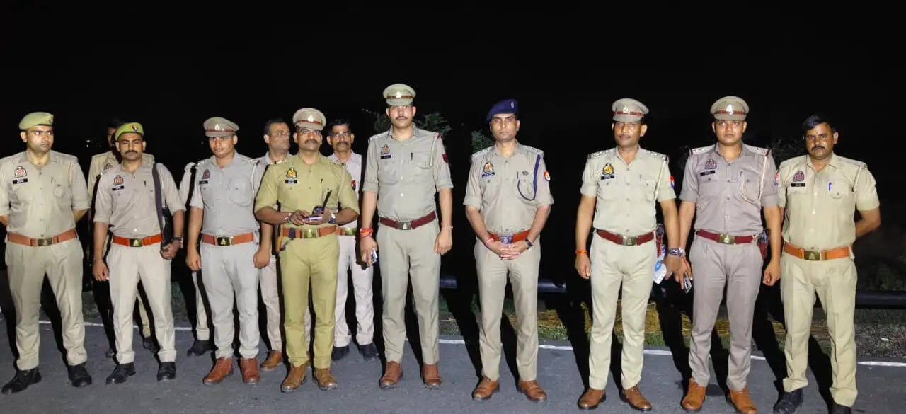 मुठभेड़ में पश्चिम बंगाल का अभियुक्त घायल, तीन गिरफ्तार