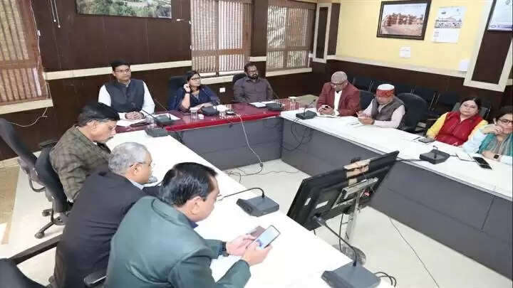 ग्वालियरः कलेक्टर ने की एमपी ग्रोथ समिट की तैयारियों की समीक्षा, अधिकारियों को दिए निर्देश