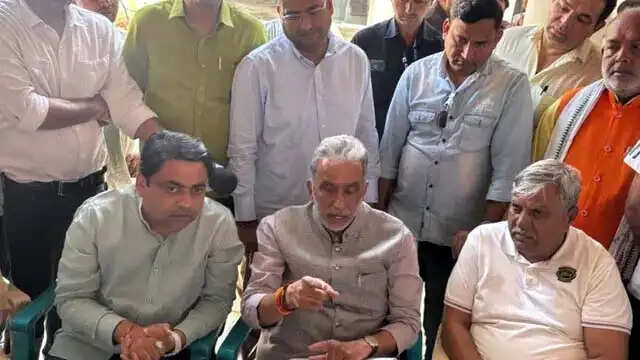 फरीदाबाद : कूड़ा निस्तारण पर बढ़ा विवाद, केंद्रीय मंत्री से मिले क्षेत्र वासी