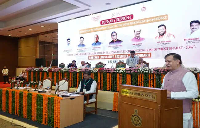 भविष्य की चुनौतियों व लक्ष्य को समझने में समाज और विधायकों की भूमिका अहम