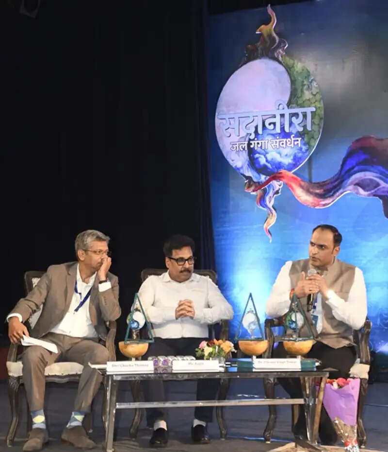 ग्लेशियर इसी गति से पिघलते रहे तो दुनिया गंभीर जल संकट का सामना करेगी : डॉ. प्रकाश चौहान