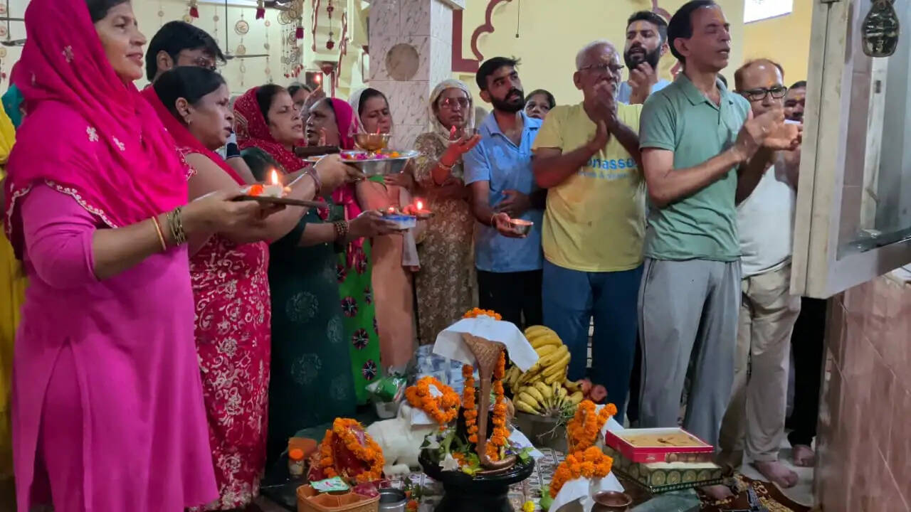 जींद : भगगवान शिव के जलाभिषेक को लेकर उमड़ी श्रद्धालुओं की भीड़