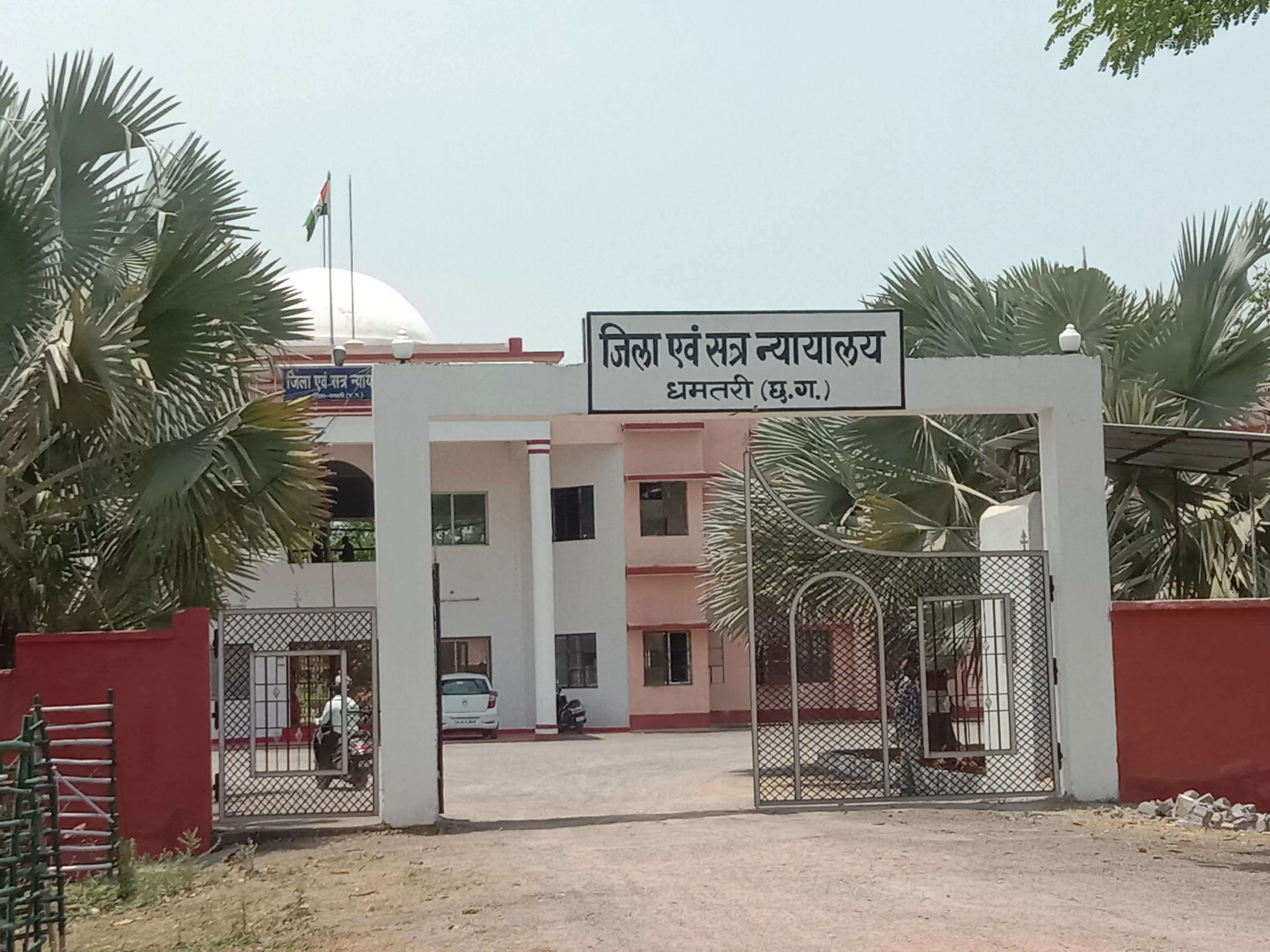 हंसिया से गला रेतकर पत्नी की हत्या, आरोपित पति को आजीवन कारावास