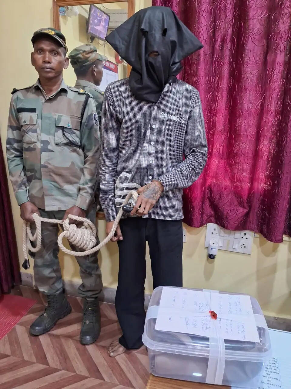 चोरी के मोबाइल के साथ एक आरोपित गिरफ्तार