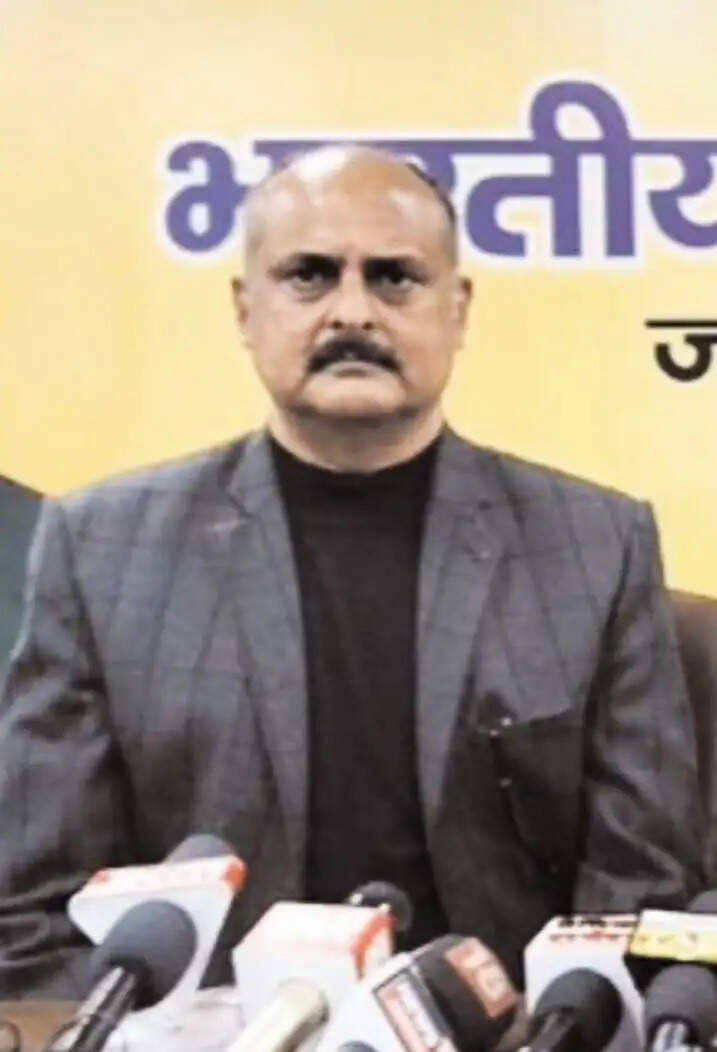 जम्मू विश्वविद्यालय द्वारा राजनीति विज्ञान स्नातकोत्तर पाठ्यक्रम से मुहम्मद अली जिन्ना और सर सैयद अहमद खान को हटाने का निर्णय सराहनीय है : डॉ. शिशु