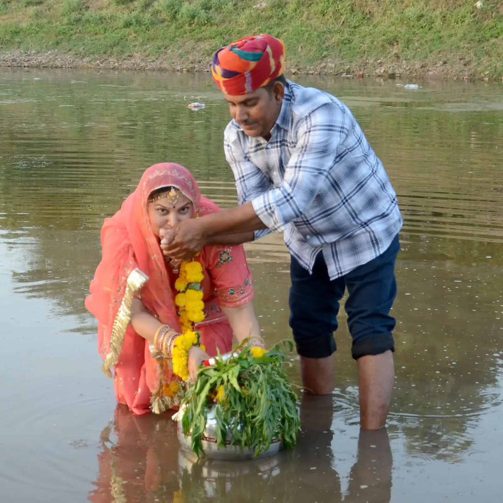 जलझूलनी एकादशी पर बहनों ने लिया जल संरक्षण का संकल्प