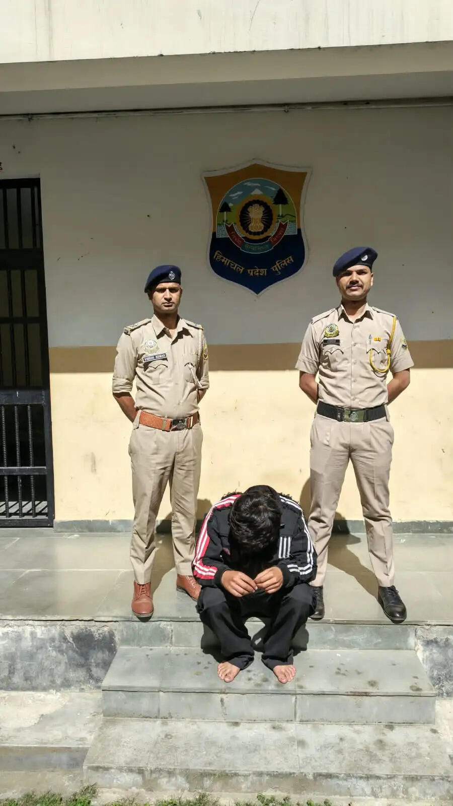 रोहड़ू में चरस के साथ 19 वर्षीय युवक गिरफ्तार