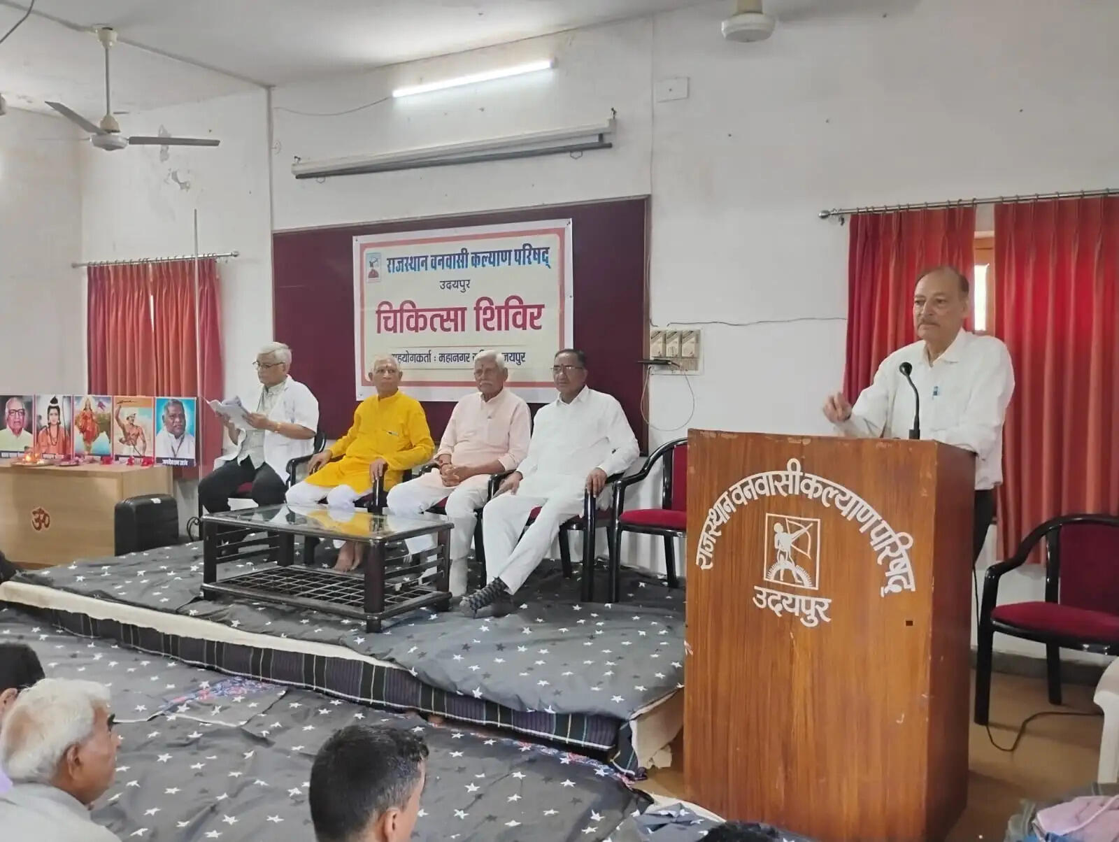 वनांचल&nbsp;के&nbsp;30 गांवों में चिकित्सा शिविर के लिए 100 सदस्यीय चिकित्सा दल रवाना
