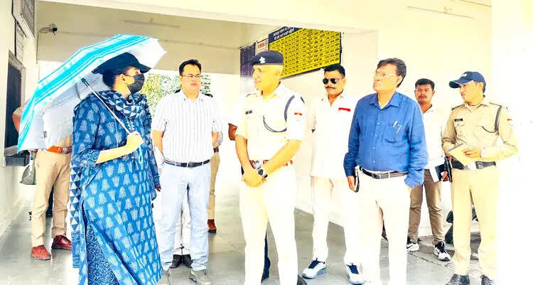 कुंभ मेला-2027 की तैयारियां तेज, मेला अधिकारी ने रेलवे स्टेशन और घाटों का किया निरीक्षण