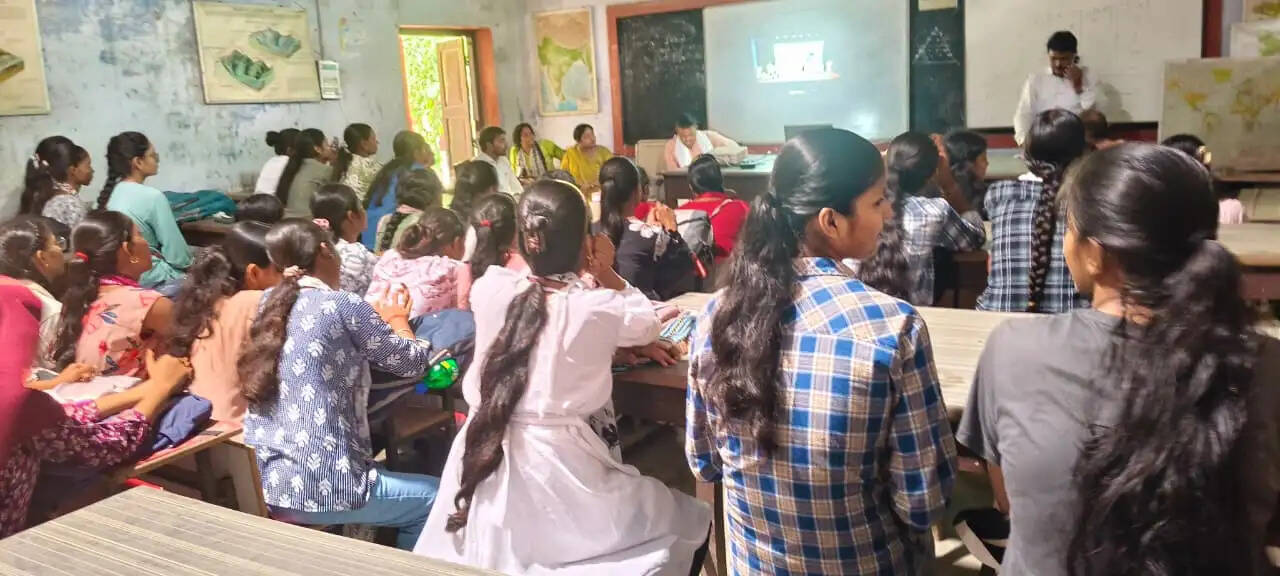 राजेन्द्र कॉलेज में नशामुक्त युवा फॉर विकसित भारत-संकल्प कार्यक्रम आयोजित