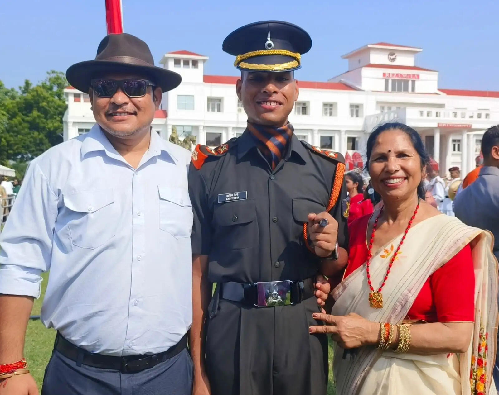 दिवंगत शिक्षक पिता के सपने को अर्पित ने किया साकार, बने सेना में लेफ्टिनेंट