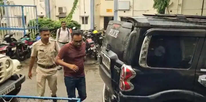 अवैध वसूली और रिश्वत लेने के मामले में दो आरोपित को दो दिनों की पुलिस रिमांड