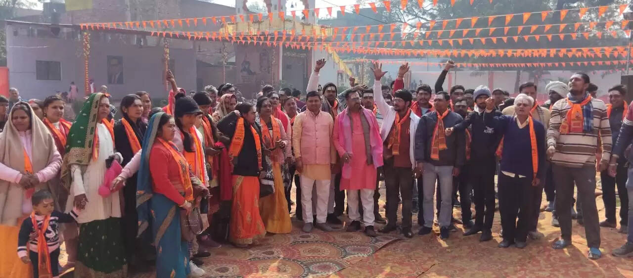 समाज को संगठित कर राष्ट्र निर्माण की दिशा में निरंतर कार्य कर रहा संघ : डॉ० अनिल मिश्रा