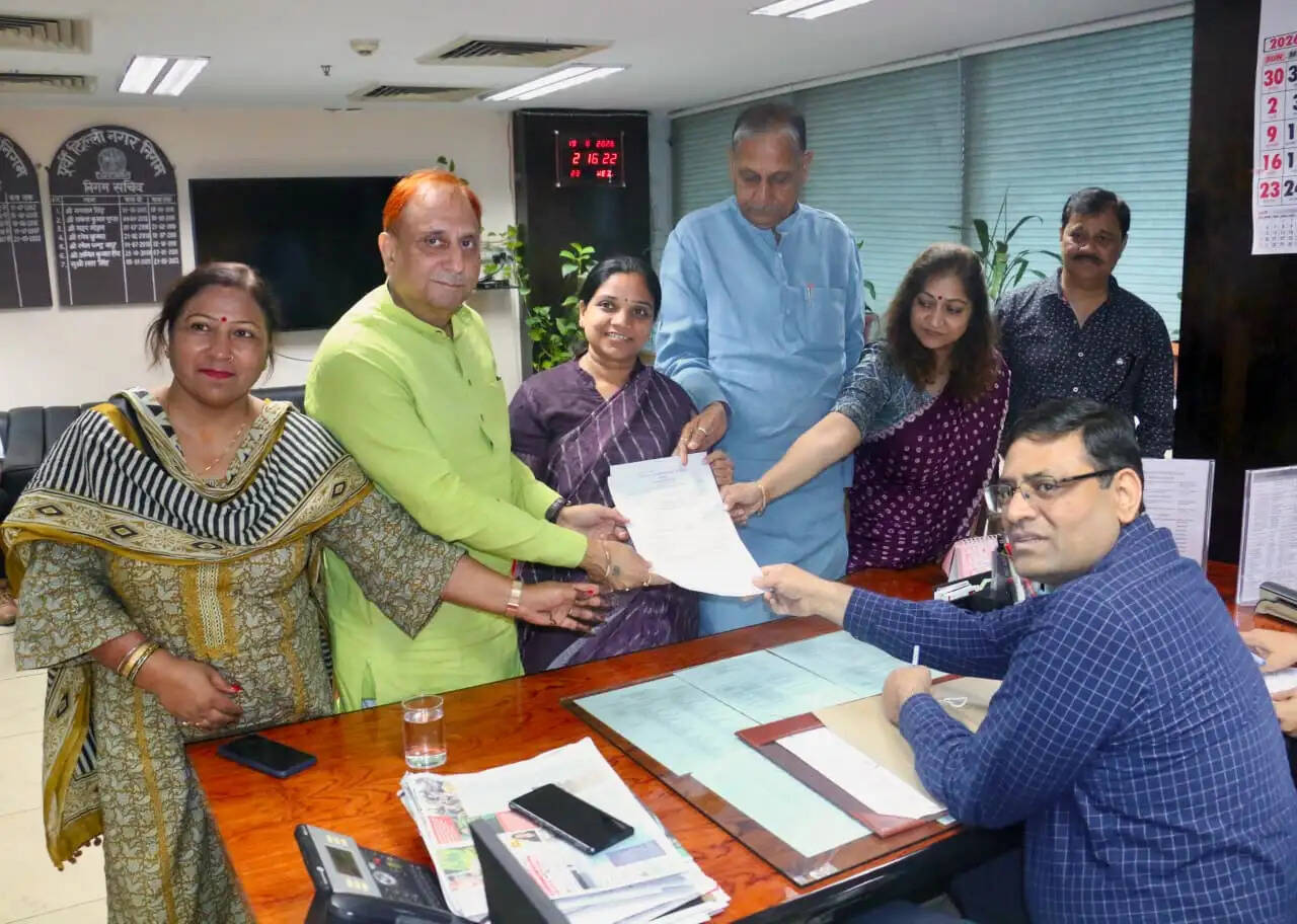 डीडीए की सलाहकार परिषद के सदस्य के रूप में एमसीडी के चार प्रतिनिधियों ने किया नामांकन