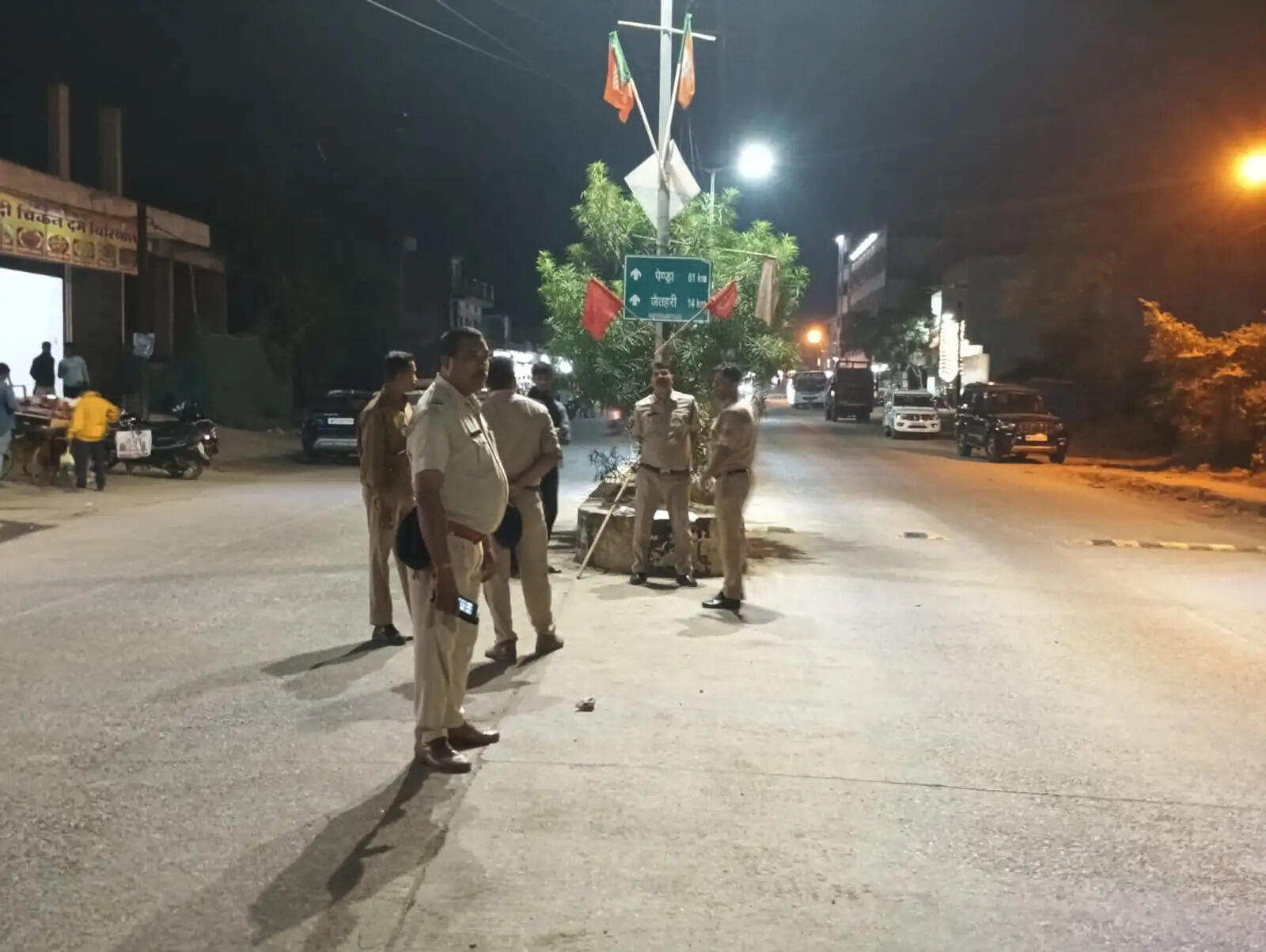 अनूपपुर: एसपी के निर्देश बाद रात को सड़कों पर उतरी पुलिस, बाइक पर तीन सवारी पर कार्रवाई की चेतावनी